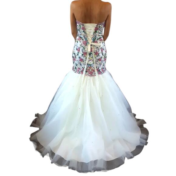 NWT Mori Lee Strapless Trumpet Wedding Dress with Embroidered Roses size 4 - Picture 2 of 3